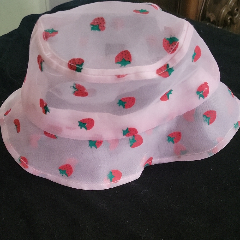 Strawberry Print Bucket Hat‎